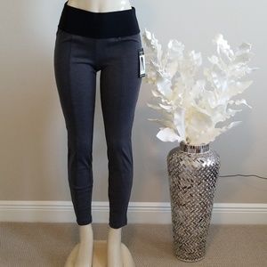 NWT New Directions Slim Leg Leggings SMALL